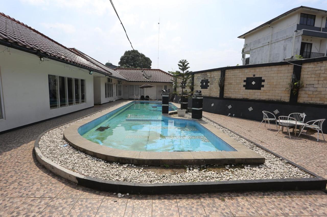 Reddoorz At Rck Megamendung Puncak Hotel Bagian luar foto